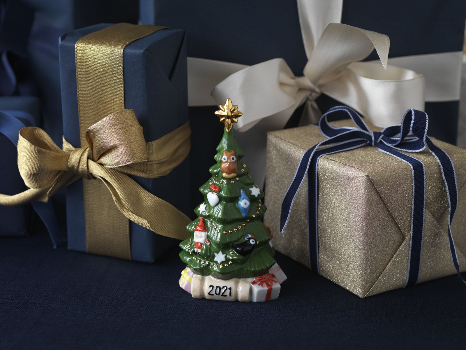 ロイヤル コペンハーゲンから、クリスマスに人気の「イヤープレート